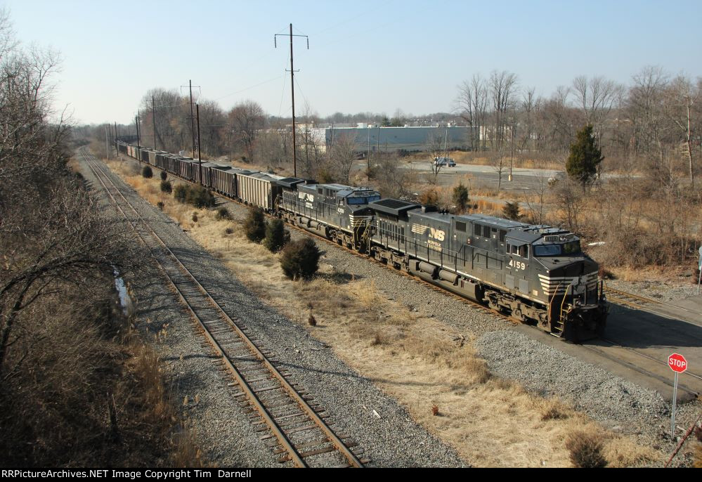 NS 4159, 4359 on H17 RBMN coal train